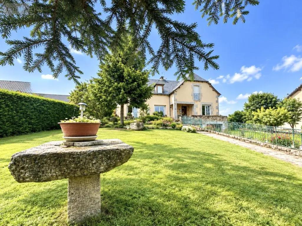 Maison a vendre Saint-Chély-d'Apcher 48200 Lozère 48 180 m2 369000 euros 48032-208 002