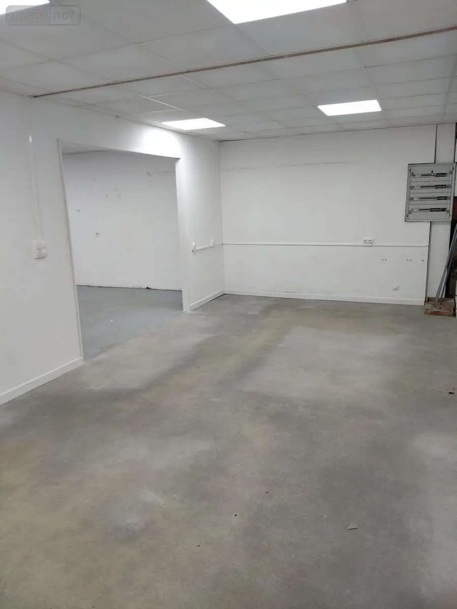 Fonds et murs commerciaux a vendre Montbizot 72380 Sarthe 72 338 m2 187920 euros 72125-47 011