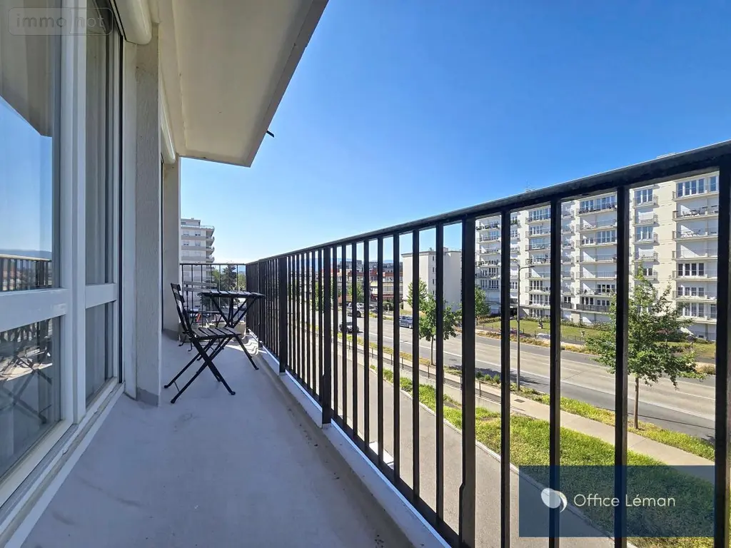 Appartement a vendre Ferney-Voltaire 01210 Ain 01 69 m2 3 pièces 360000 euros 01047-870 003