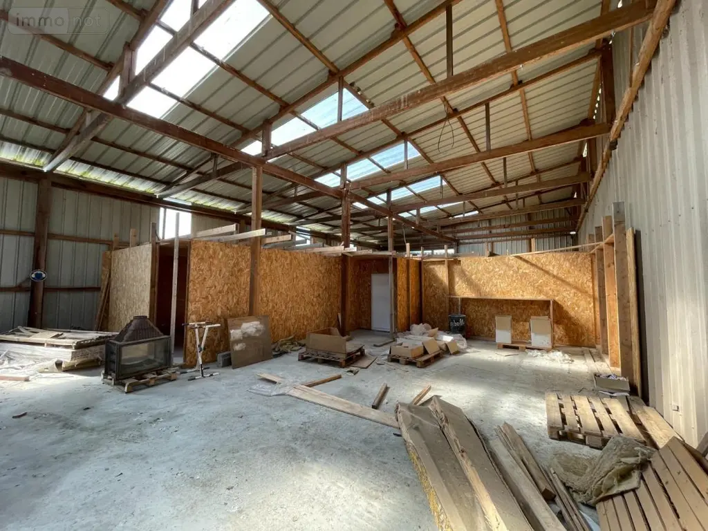 Fonds et murs commerciaux a vendre Saint-Jean-de-Liversay 17170 Charente-Maritime 17 4000 m2 3090000 euros 17015-504 021