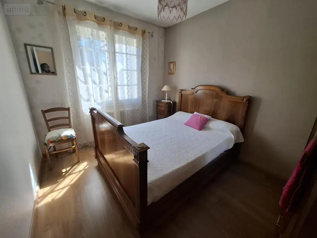 Maison a vendre Saintes 17100 Charente-Maritime 17 147 m2 8 pièces 374000 euros 17111-746 026
