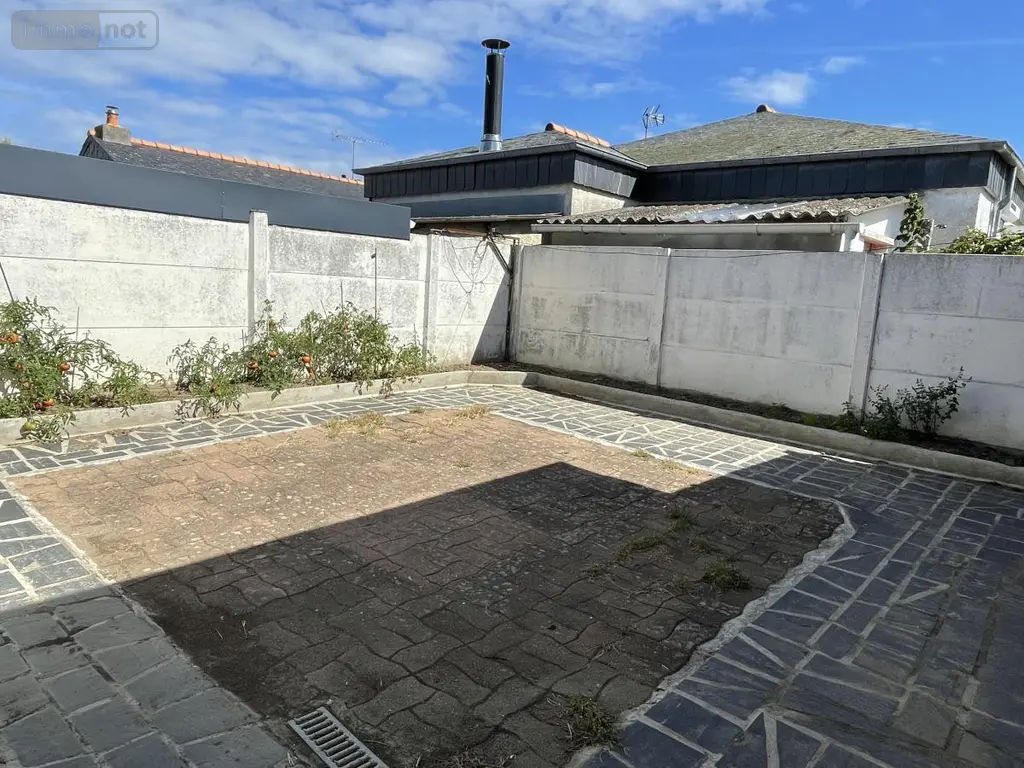 Location maison Saint-Malo 35400 Ille-et-Vilaine 35 88 m2 5 pièces 1100 euros 35104-L133 002
