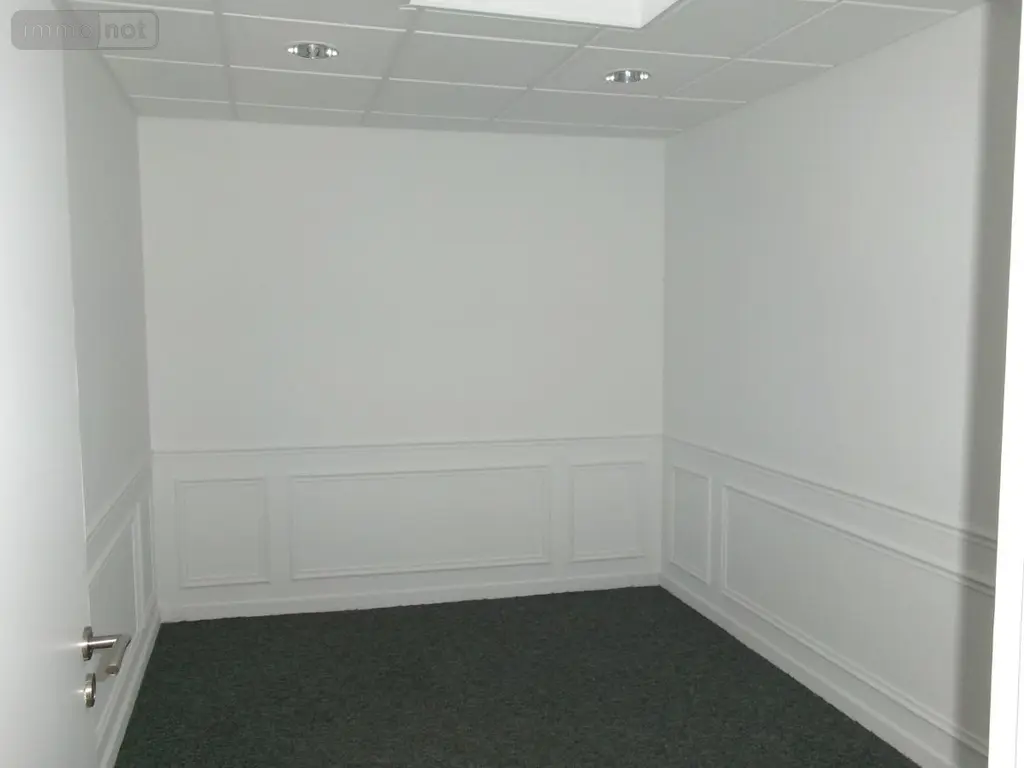 Location fonds et murs commerciaux Béthune 62400 Pas-de-Calais 62 196 m2 3700 euros 62023-L1412 009