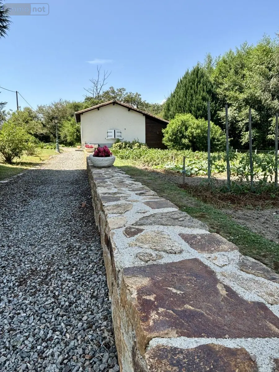 Maison a vendre Montrollet 16420 Charente 16 120 m2 6 pièces 178040 euros 87056-748 007