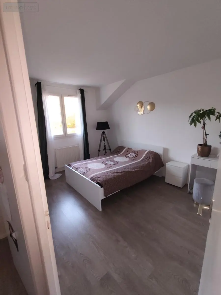 Location appartement Bourg-en-Bresse 01000 Ain 01 83 m2 886 euros 01083-L172 008