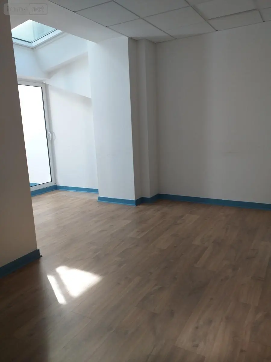 Fonds et murs commerciaux a vendre Vannes 56000 Morbihan 56 267 m2 670872 euros 56005-902 018