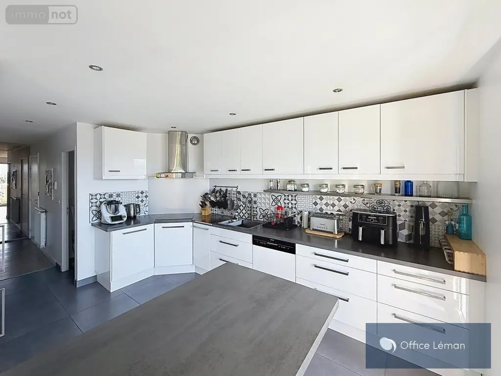 Appartement a vendre Divonne-les-Bains 01220 Ain 01 145 m2 5 pièces 895000 euros 01047-864 009