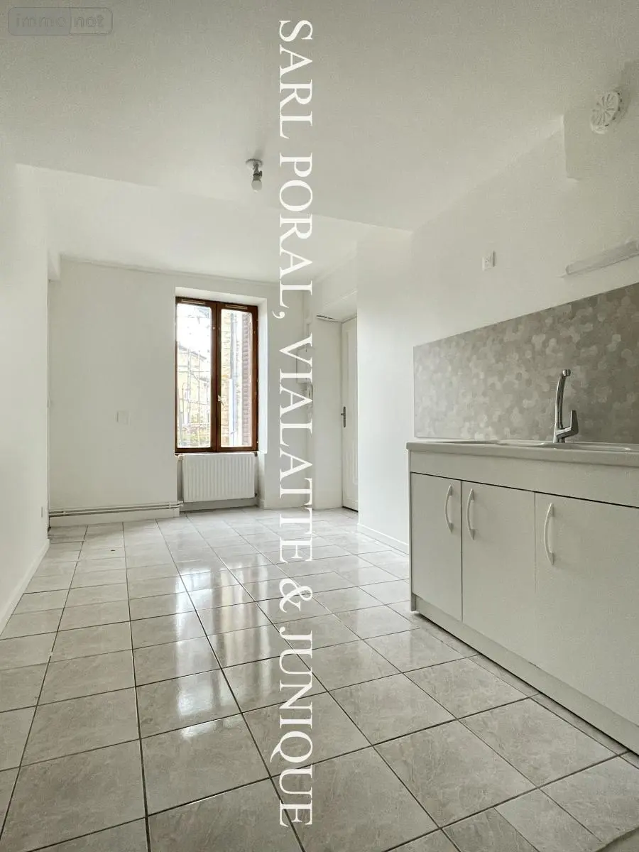Location appartement Saint-Denis-en-Bugey 01500 Ain 01 30 m2 1 pièce 480 euros 01031-L736 003