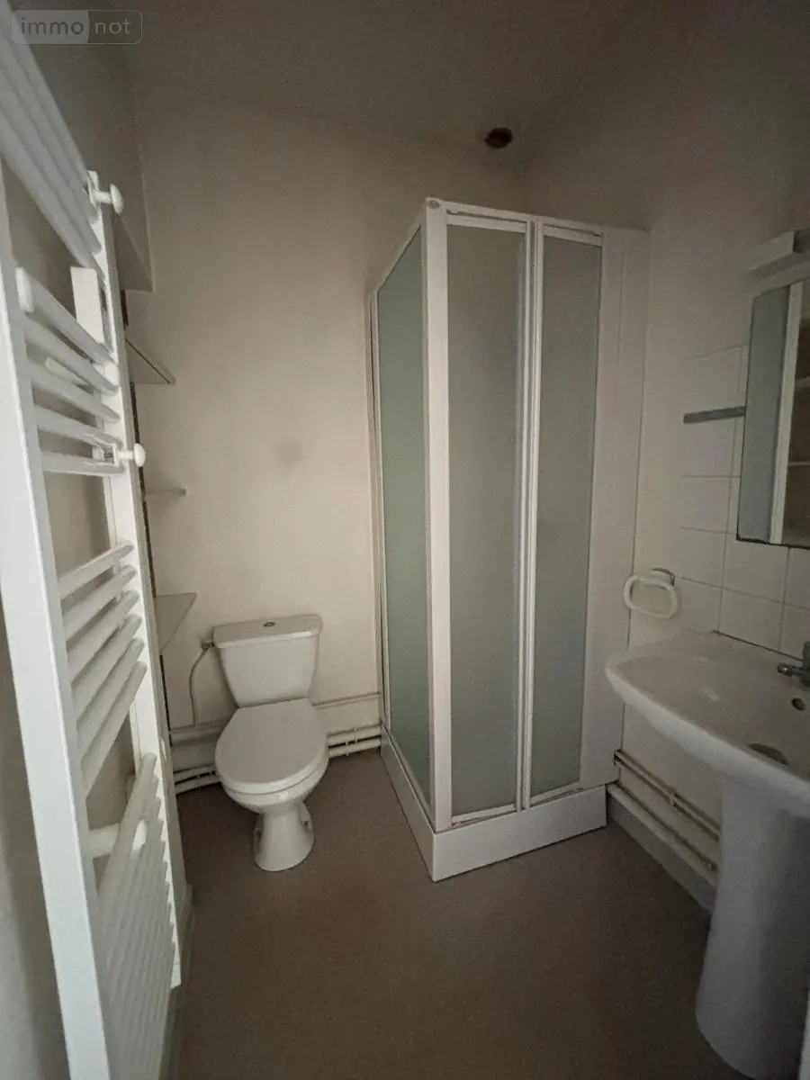 Location appartement Rennes 35200 Ille-et-Vilaine 35 24 m2 1 pièce 420 euros 35018-L1311 012