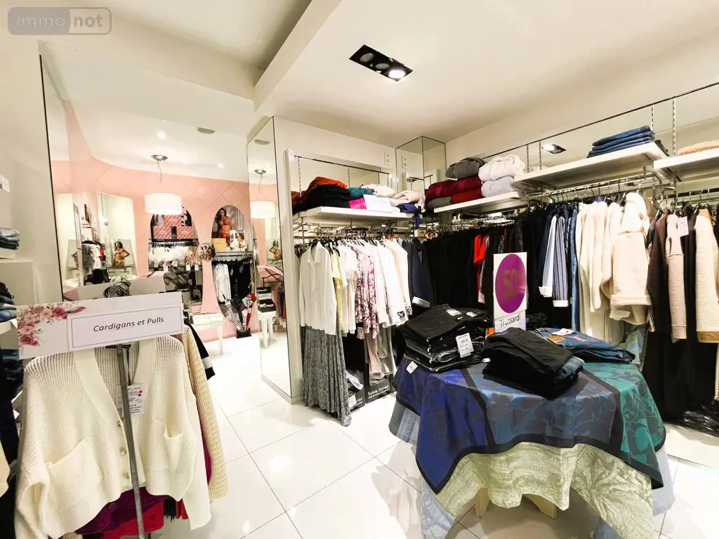 Fonds et murs commerciaux a vendre La Roche-sur-Yon 85000 Vendée 85 116 m2 333015 euros 44086-1452 003