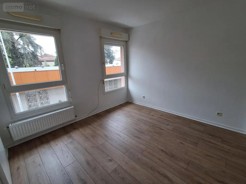 Location appartement Bourg-en-Bresse 01000 Ain 01 76 m2 774 euros 01083-L135 009