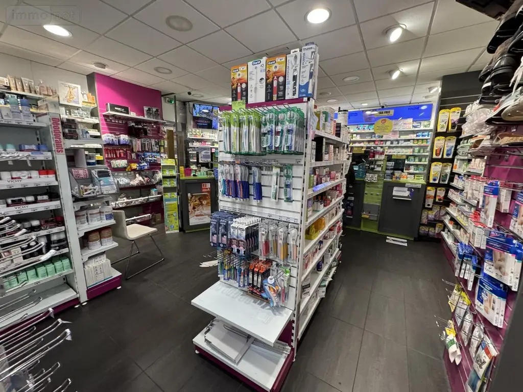 Fonds et murs commerciaux a vendre Paris 15e Arrondissement 75015 Paris 75 121 m2 5 pièces 779000 euros 75022-903 007