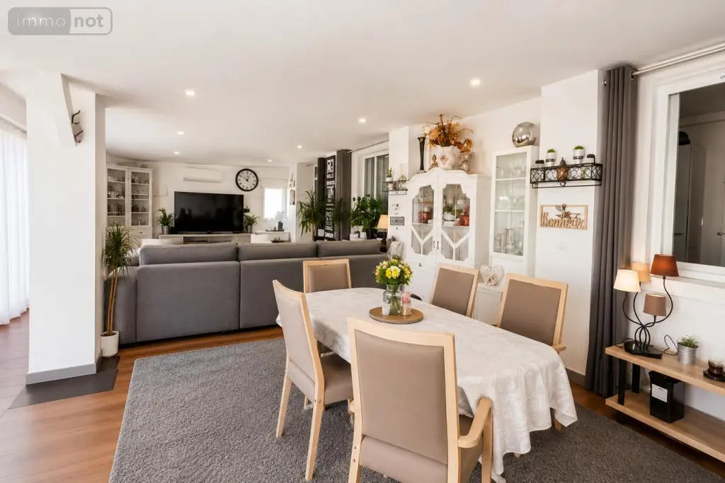 Immeuble de rapport a vendre Caulnes 22350 Côtes-d'Armor 22 179 m2 429590 euros 22044-3851 010