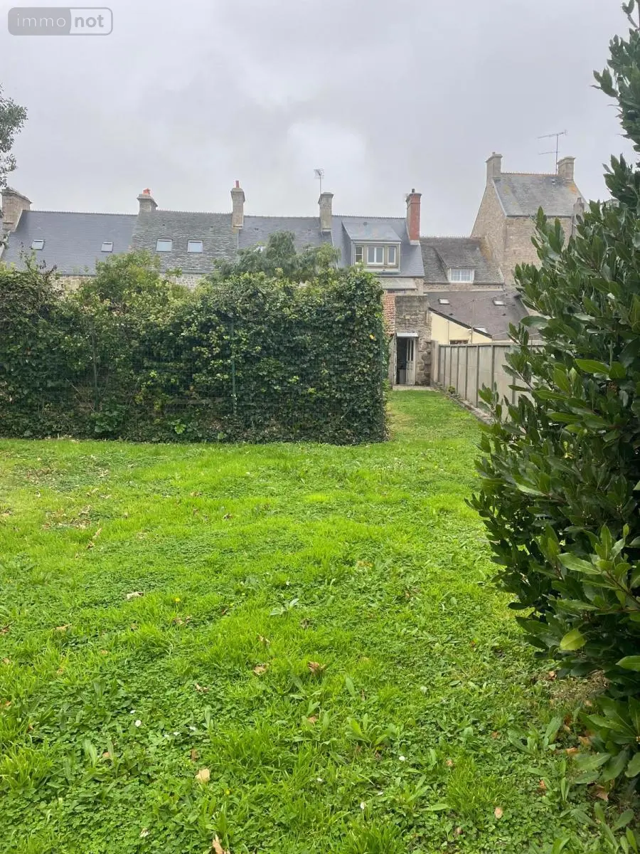 Immeuble de rapport a vendre Barfleur 50760 Manche 50 141 m2 183400 euros 50108-4730 012