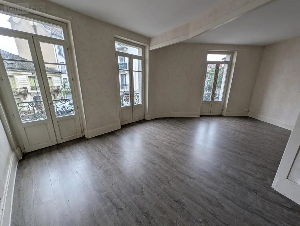 Immeuble de rapport a vendre Vichy 03200 Allier 03 588 m2 398240 euros 03019-167 007
