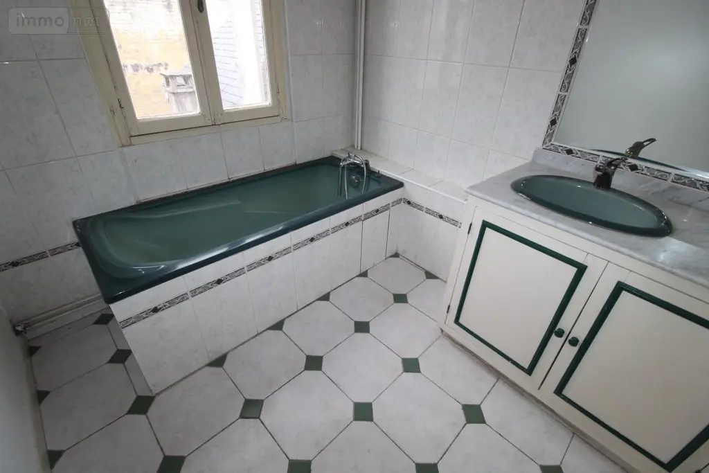 Immeuble de rapport a vendre Saintes 17100 Charente-Maritime 17 85 m2 236070 euros 17111-649 008