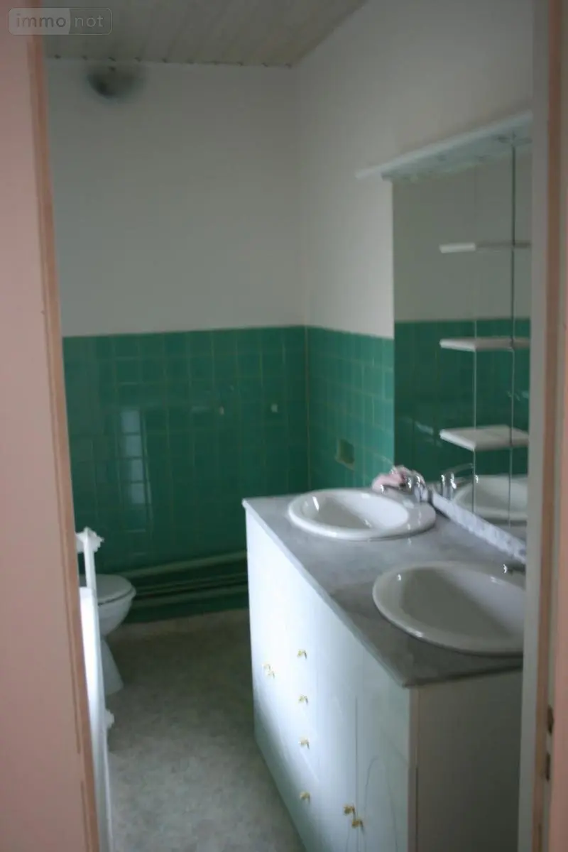 Location fonds et murs commerciaux Dole 39100 Jura 39 164 m2 1350 euros 39033-L469 009