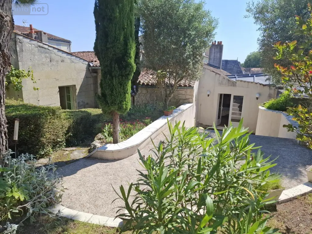 Maison a vendre Saintes 17100 Charente-Maritime 17 350 m2 13 pièces 988000 euros 17111-674 033