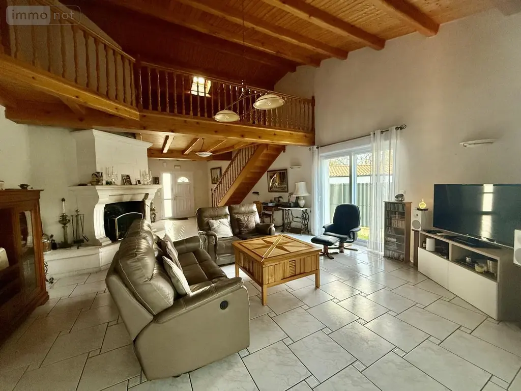 Maison a vendre Sainte-Flaive-des-Loups 85150 Vendée 85 167 m2 4 pièces 248000 euros 85072-1103 002