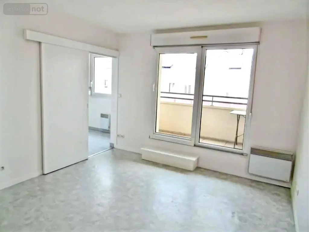 Location appartement Reims 51100 Marne 51 26 m2 1 pièce 440 euros 51082-L695 002