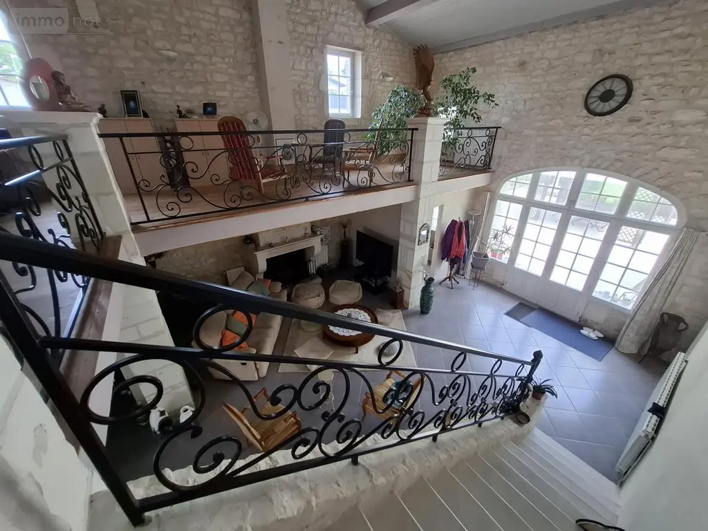Maison a vendre Saintes 17100 Charente-Maritime 17 405 m2 11 pièces 475000 euros 17111-738 015