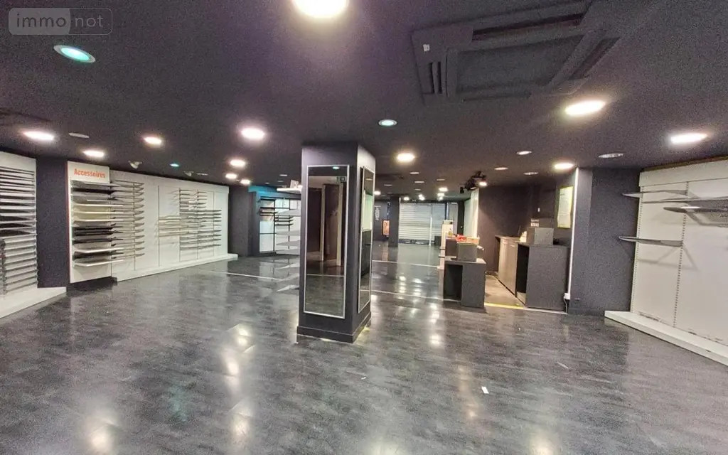 Location fonds et murs commerciaux Carhaix-Plouguer 29270 Finistère 29 170 m2 1800 euros 29066-L55 004