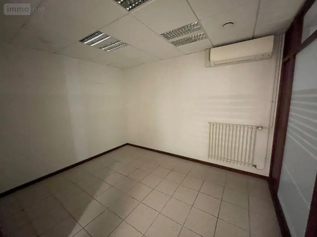 Location fonds et murs commerciaux Damparis 39500 Jura 39 115 m2 1200 euros 39033-L501 008