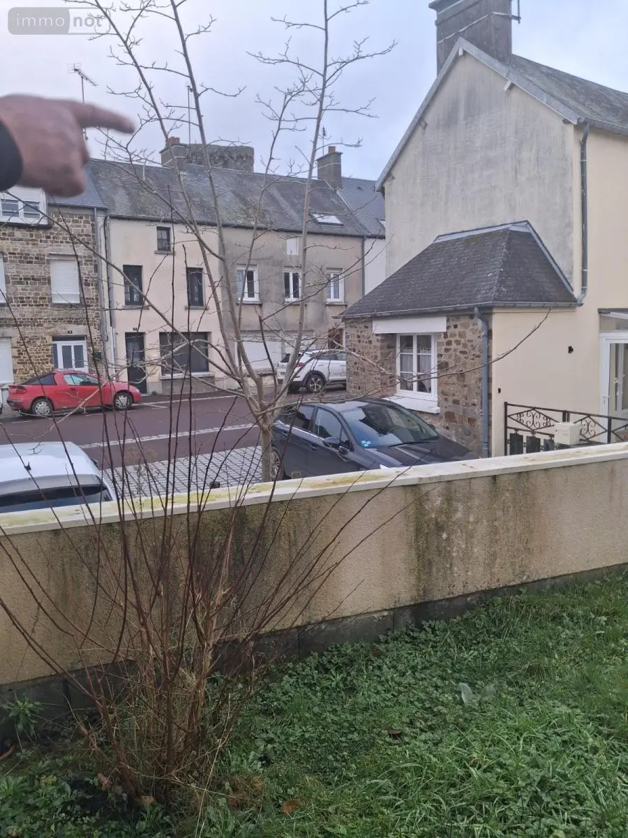 Location fonds et murs commerciaux La Haye 50250 Manche 50 157 m2 700 euros 50061-L215 020