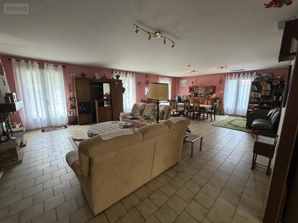 Maison a vendre Magné 79460 Deux-Sèvres 79 121 m2 244400 euros 79066-127 007