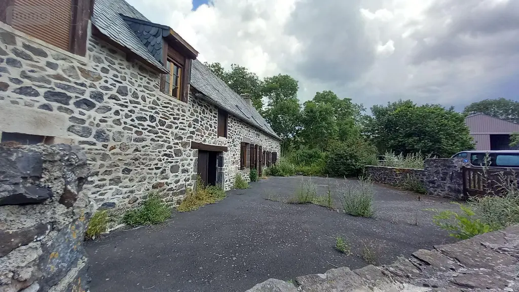 Maison a vendre Chanterelle 15190 Cantal 15 198 m2 139000 euros FG/2379 019