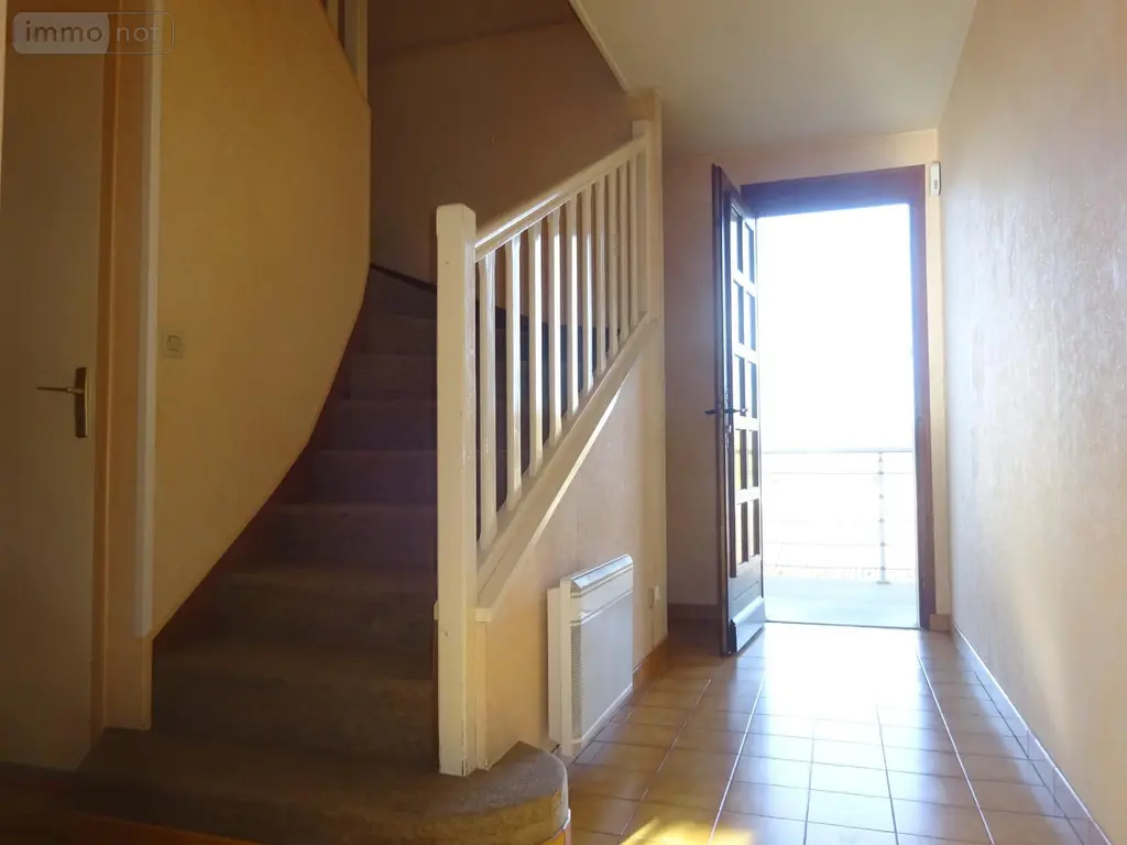Location maison Arcisses 28400 Eure-et-Loir 28 100 m2 4 pièces 870 euros LOC MAR 270 003