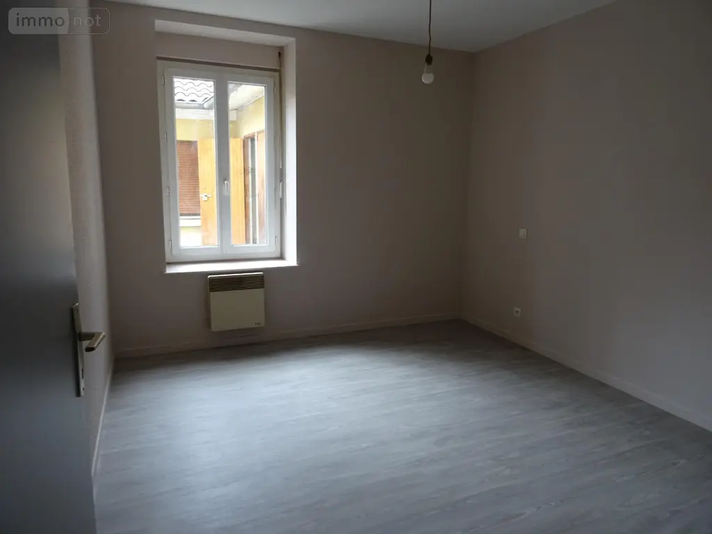 Location appartement Bourg-en-Bresse 01000 Ain 01 40 m2 2 pièces 480 euros T1 MOREL 003