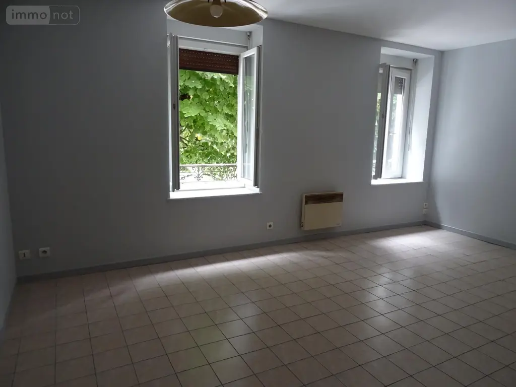 Location appartement Bourg-en-Bresse 01000 Ain 01 40 m2 2 pièces 480 euros T1 MOREL 002