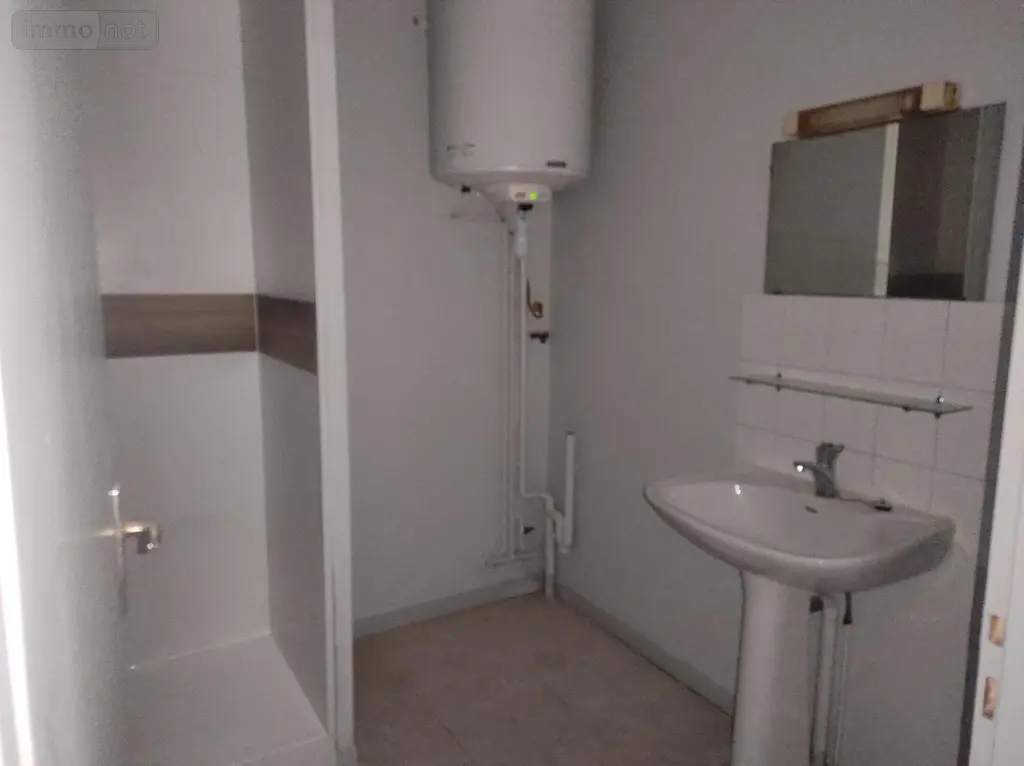 Location appartement Bourg-en-Bresse 01000 Ain 01 40 m2 2 pièces 480 euros T1 MOREL 004