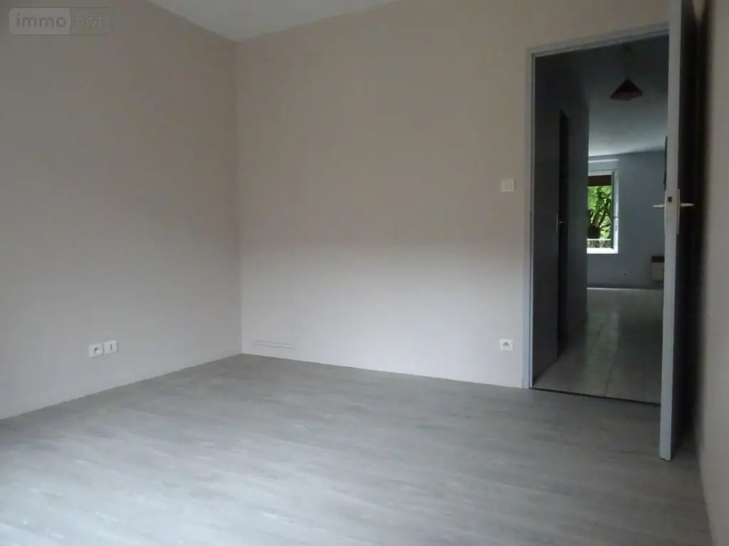 Location appartement Bourg-en-Bresse 01000 Ain 01 40 m2 2 pièces 480 euros T1 MOREL 005