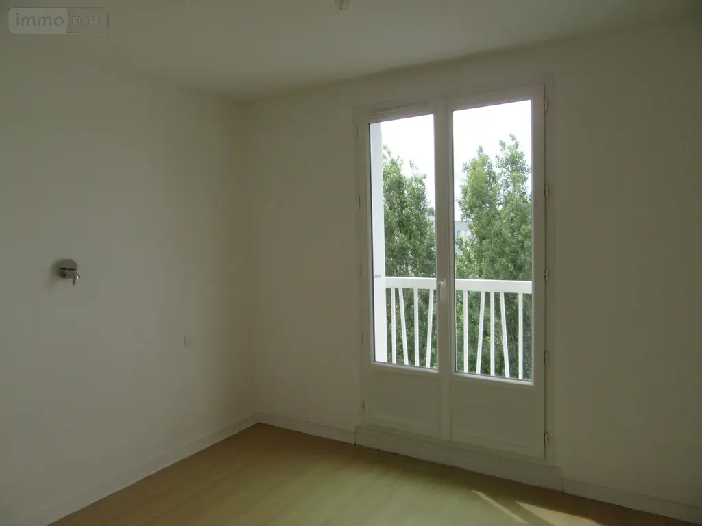 Location appartement Rennes 35000 Ille-et-Vilaine 35 84 m2 4 pièces 1080 euros 01 003