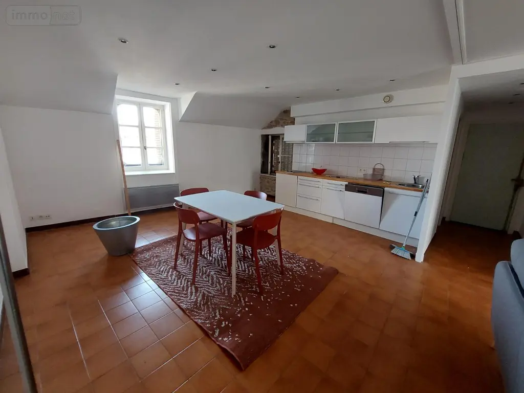 Location appartement Bourg-en-Bresse 01000 Ain 01 55 m2 2 pièces 555 euros T2 meublé rue Bernard 003