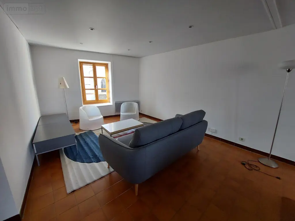 Location appartement Bourg-en-Bresse 01000 Ain 01 55 m2 2 pièces 555 euros T2 meublé rue Bernard 002