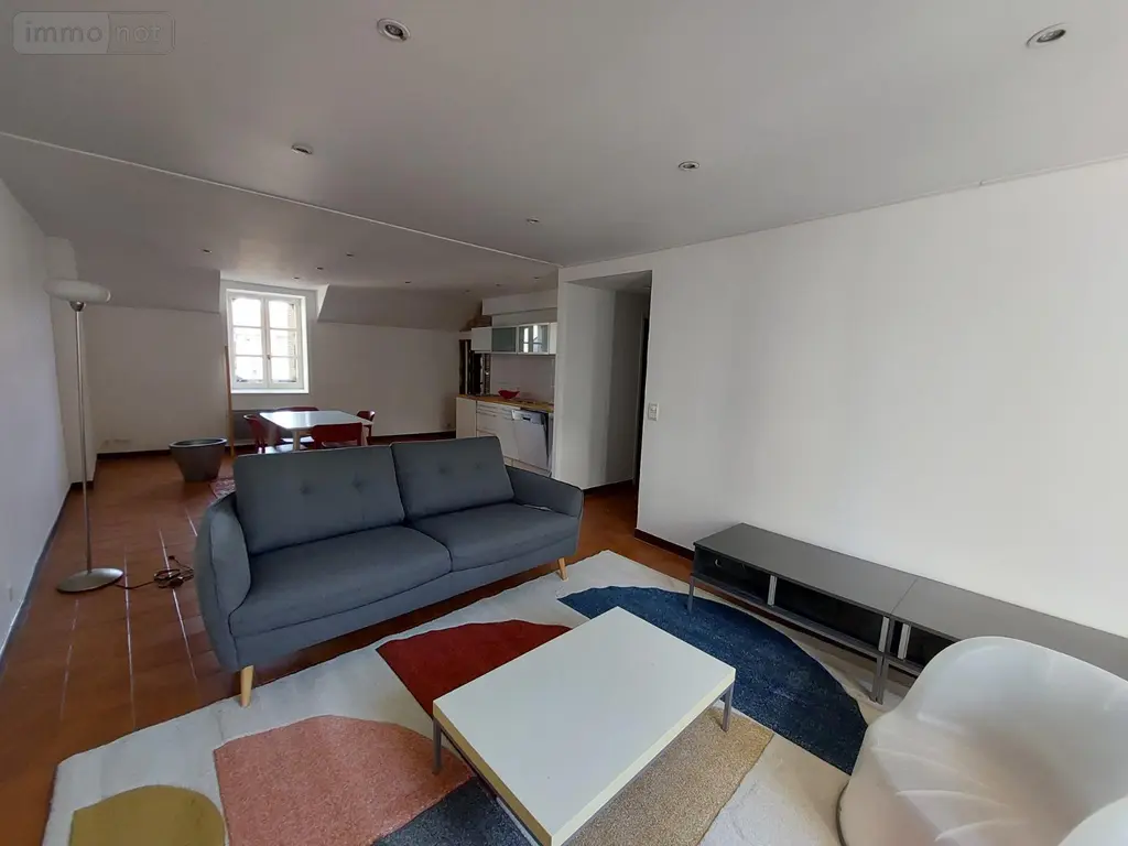 Location appartement Bourg-en-Bresse 01000 Ain 01 55 m2 2 pièces 555 euros T2 meublé rue Bernard 001