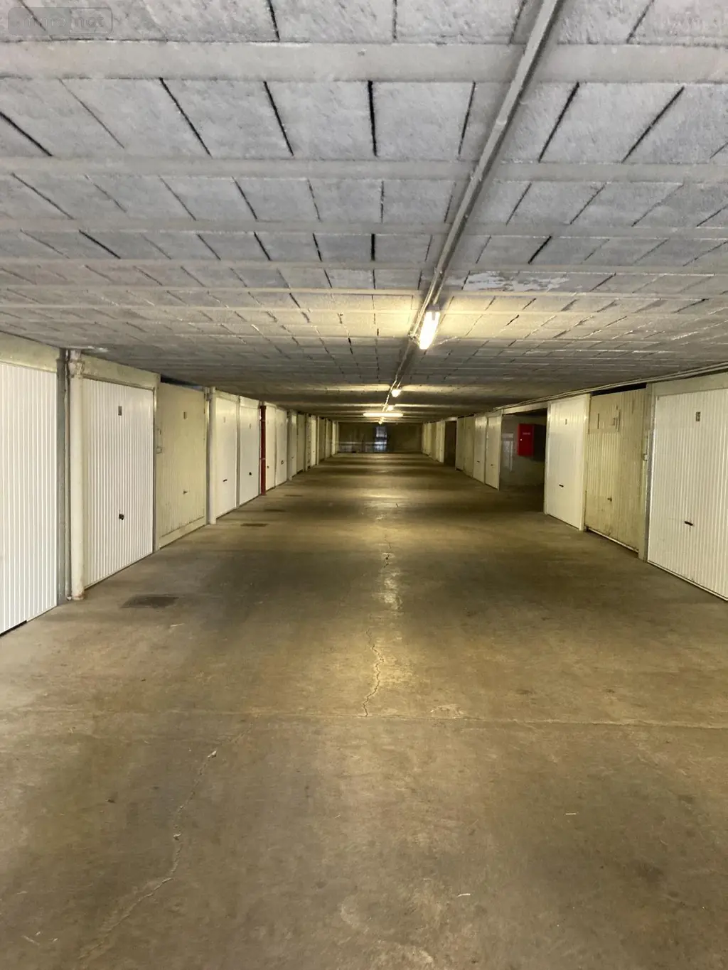 Location garage et parking Chalon-sur-Saône 71100 Saône-et-Loire 71 12 m2 80 euros 18 Rue Maréchal de Lattre de Tassigny 004