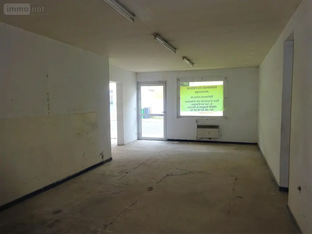 Location fonds et murs commerciaux Nogent-le-Rotrou 28400 Eure-et-Loir 28 136 m2 3 pièces 680 euros LOC NOG 910 004