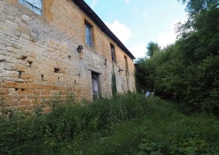 Bien agricole a vendre Montgon 08390 Ardennes 08 88922 euros LC 166 003