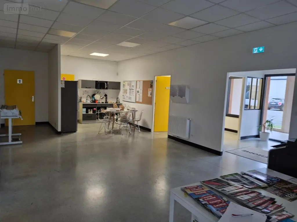Fonds et murs commerciaux a vendre Amboise 37400 Indre-et-Loire 37 583000 euros CB 002