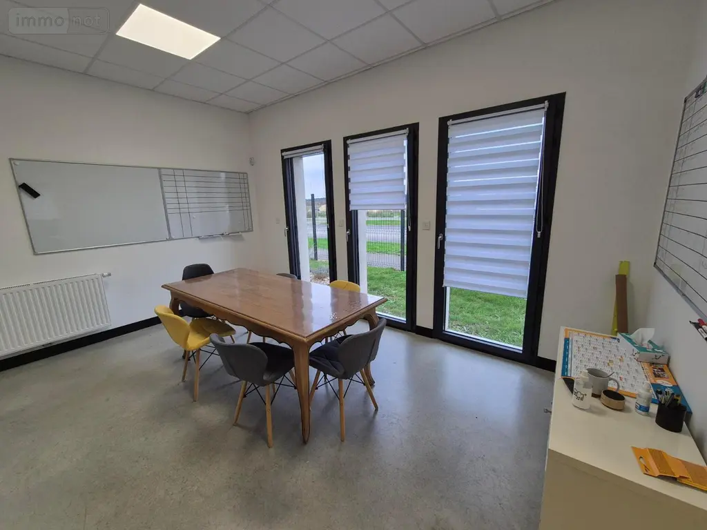 Fonds et murs commerciaux a vendre Amboise 37400 Indre-et-Loire 37 583000 euros CB 004