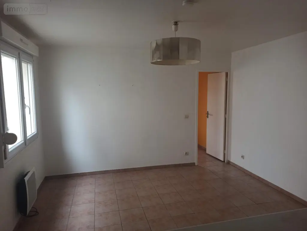 Location appartement Reims 51100 Marne 51 31 m2 2 pièces 475 euros COU 002