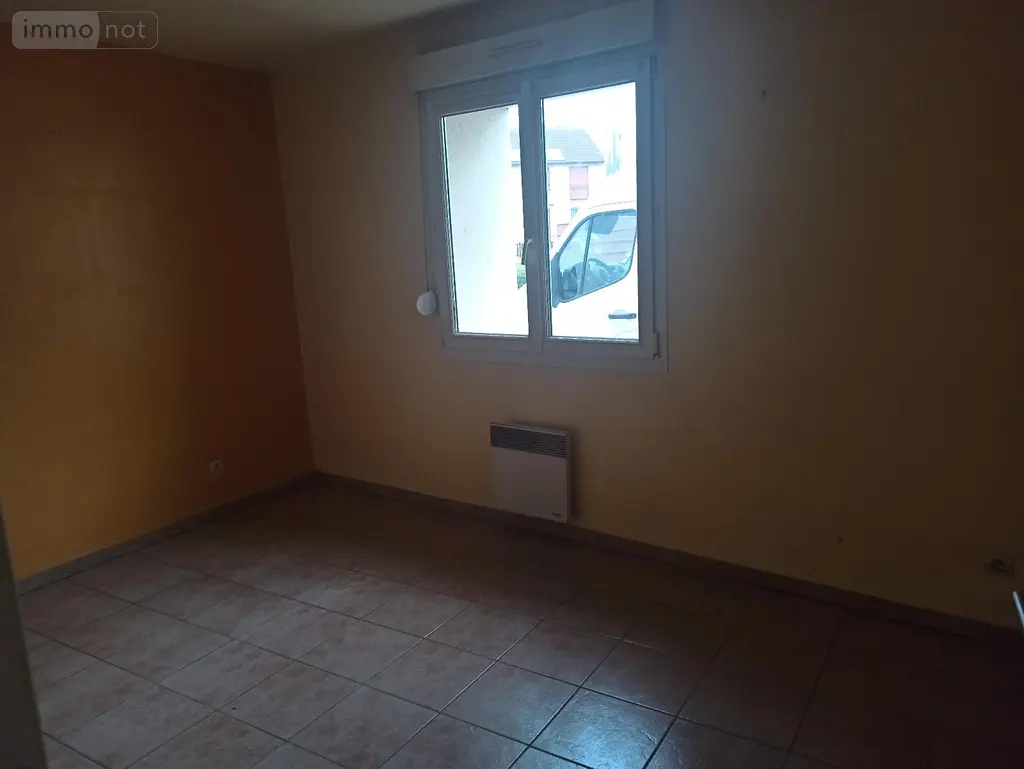 Location appartement Reims 51100 Marne 51 31 m2 2 pièces 475 euros COU 004