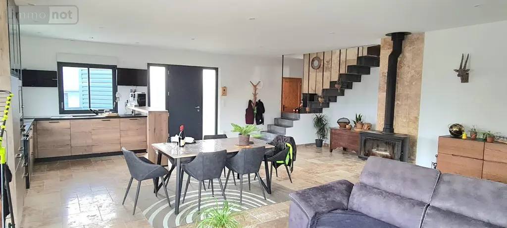 Maison a vendre Saint-Fort 53200 Mayenne 53 198 m2 5 pièces 341600 euros 72133-020 002
