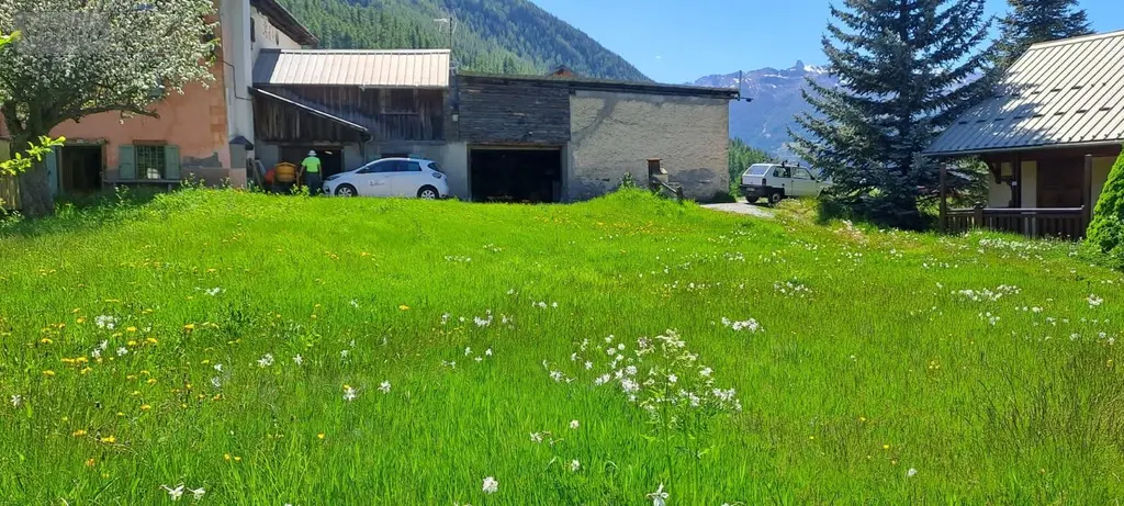 Terrain a batir a vendre Château-Ville-Vieille 05350 Hautes-Alpes 05 70000 euros SOUS PROMESSE DE VENTE / VENDU 012