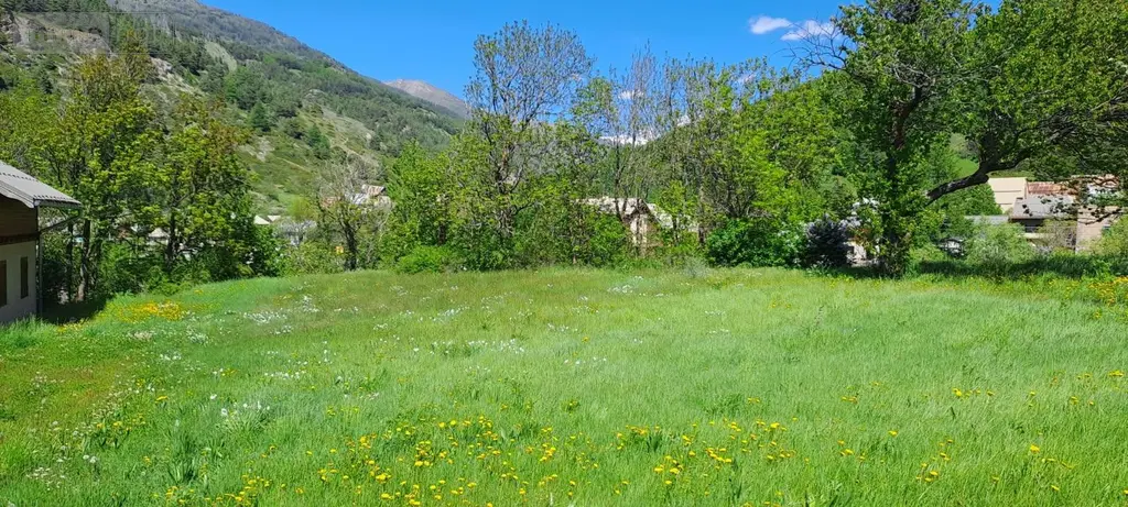 Terrain a batir a vendre Château-Ville-Vieille 05350 Hautes-Alpes 05 70000 euros SOUS PROMESSE DE VENTE / VENDU 009