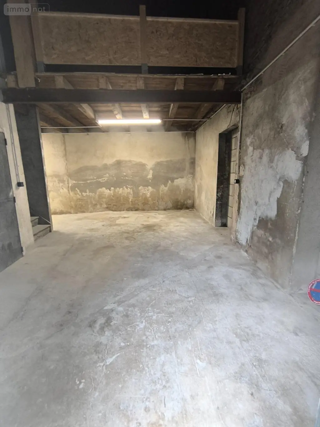 Location fonds et murs commerciaux Bourg-en-Bresse 01000 Ain 01 2 pièces 700 euros local av Macon 002